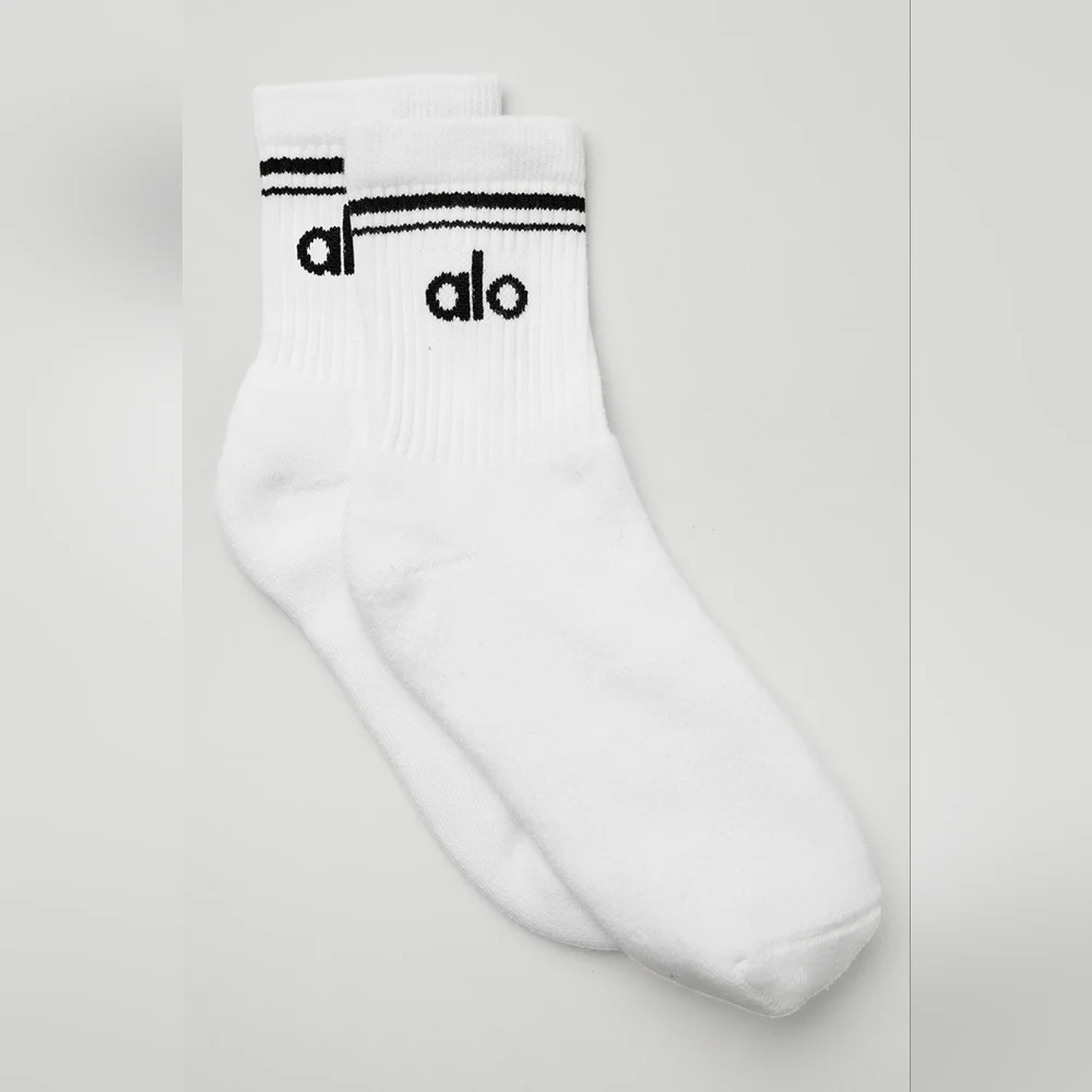 NWT Alo Yoga Half Crew Throwback Socks White With Black Logo Unisex Medium